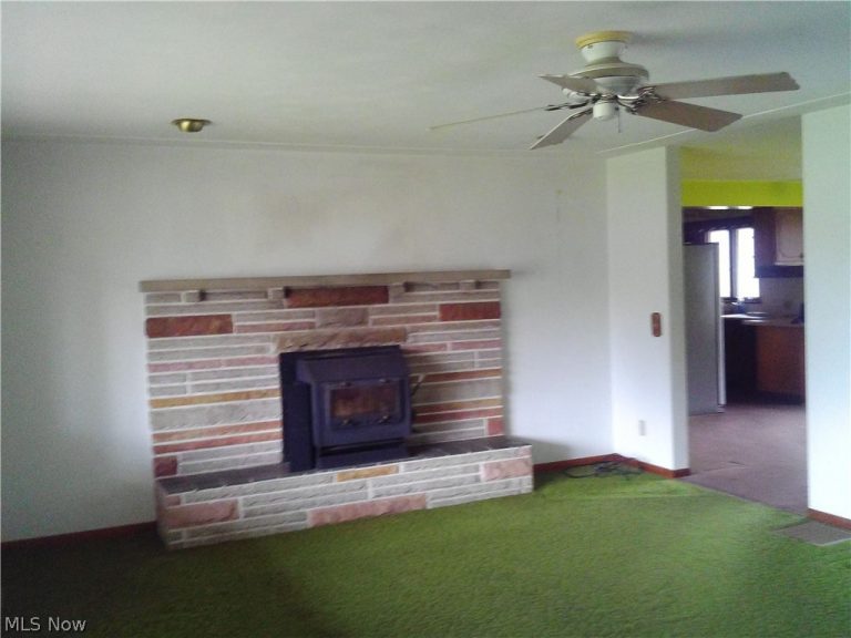 370 North Drive, Lorain, OH - Photo 4