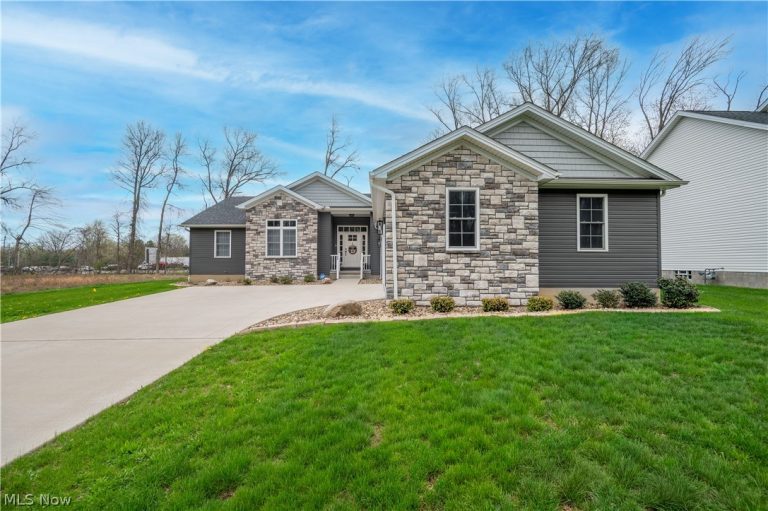 95 Muirfield Drive, Warren, OH, 44484