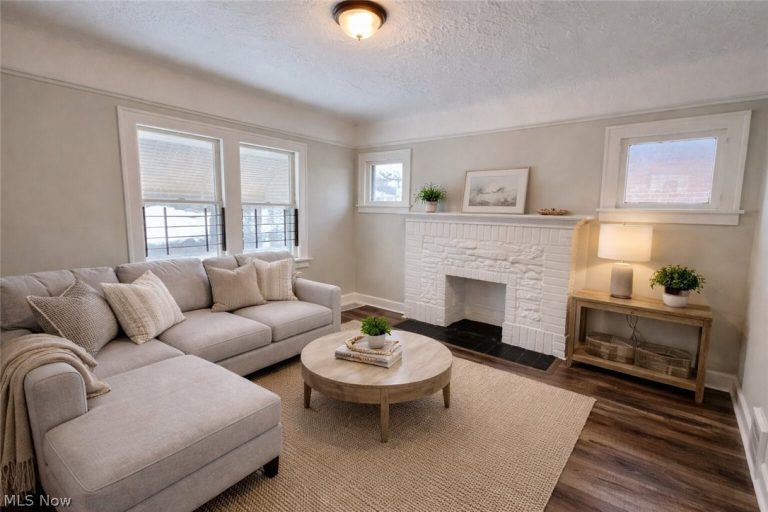 907 Rondel Road, Cleveland, OH - Photo 2