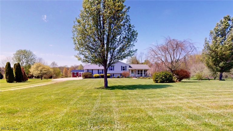 18440 Rapids Road, Hiram, OH - Photo 2