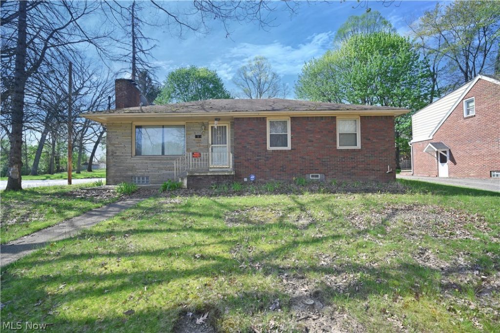 11 Brookline Avenue, Youngstown, OH