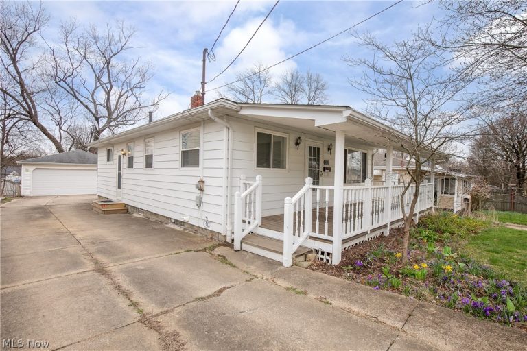 401 Moody Street, Akron, OH - Photo 3