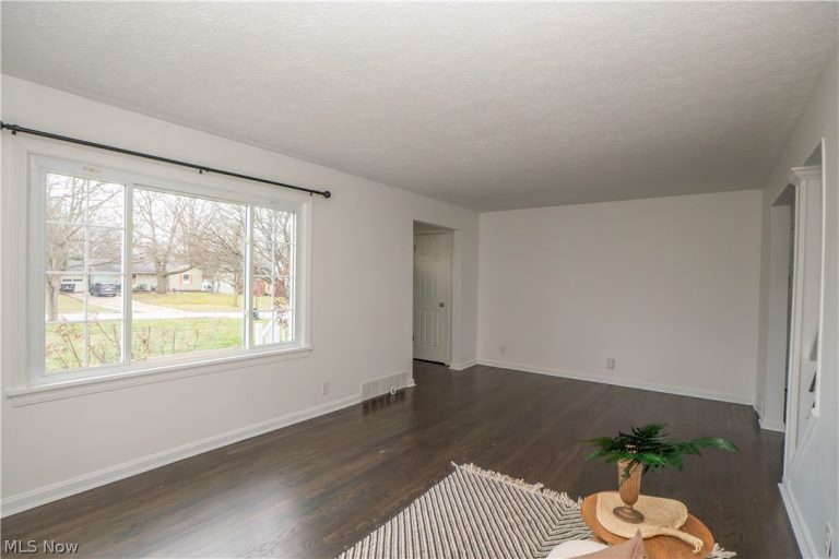 2528 Haven Boulevard, Cuyahoga Falls, OH - Photo 5