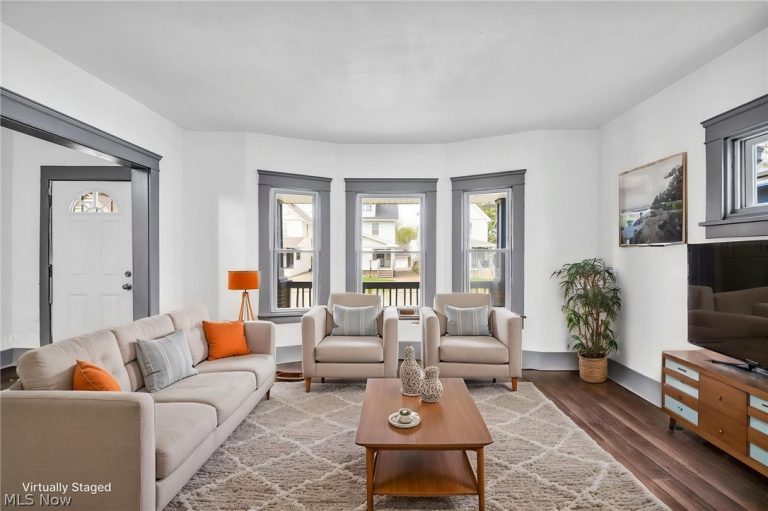 13500 Eaglesmere Avenue, Cleveland, OH - Photo 4