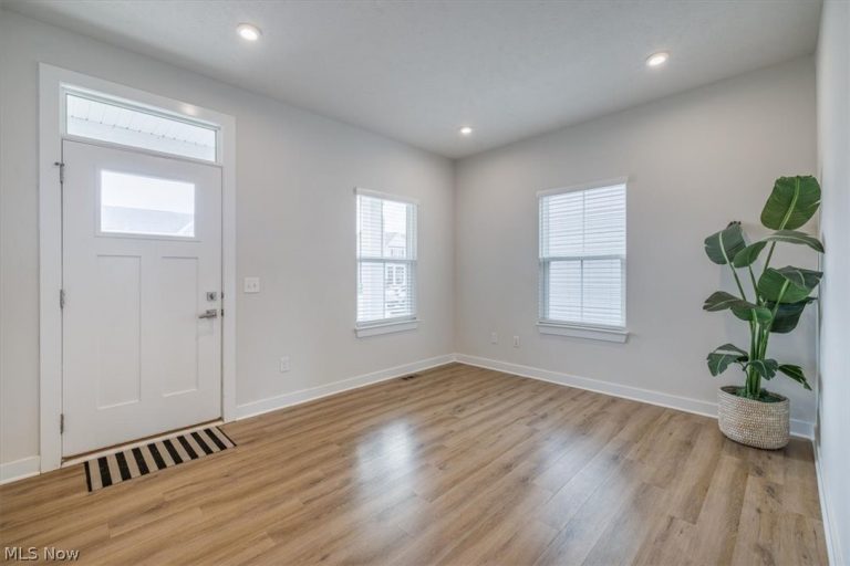 36270 Lands End Drive, North Ridgeville, OH - Photo 3