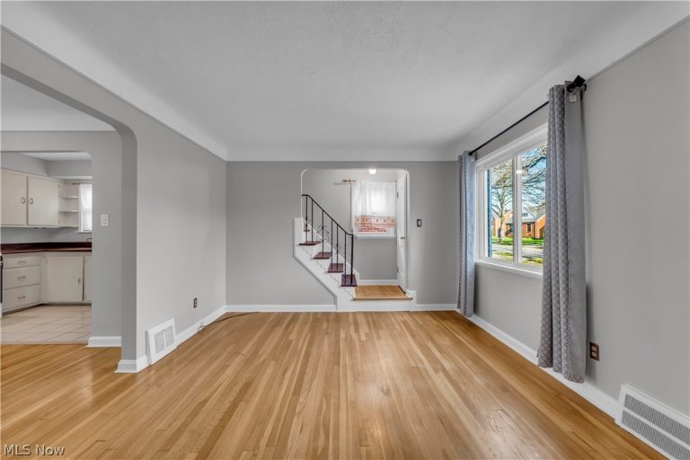 14721 Harley Avenue, Cleveland, OH - Photo 2