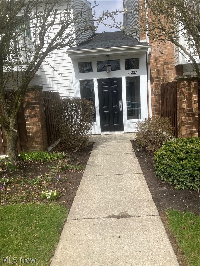 26187 Raintree Boulevard #C5, Olmsted Falls, OH, 44138
