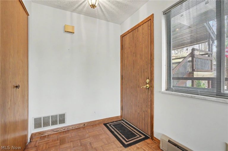 2197 Pinebrook Trail, Cuyahoga Falls, OH - Photo 3