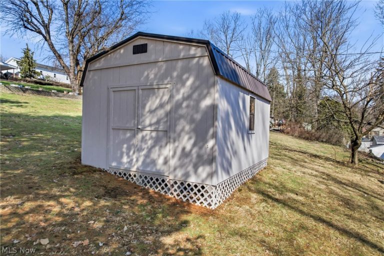 1511 Lake Front Drive, Salem, OH - Photo 5