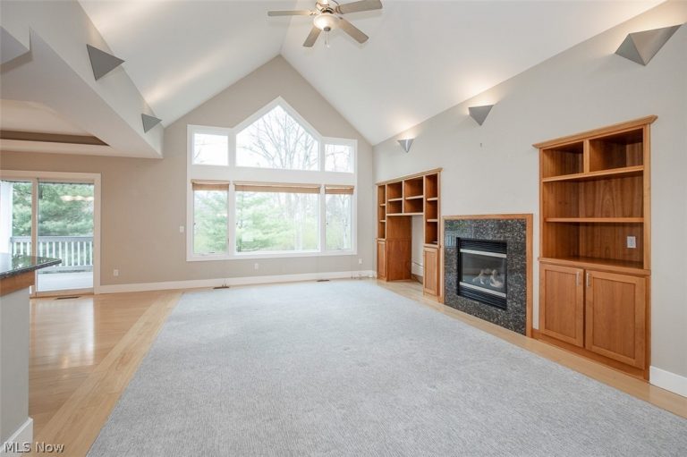7282 Holzhauer Road, Sagamore Hills, OH - Photo 4