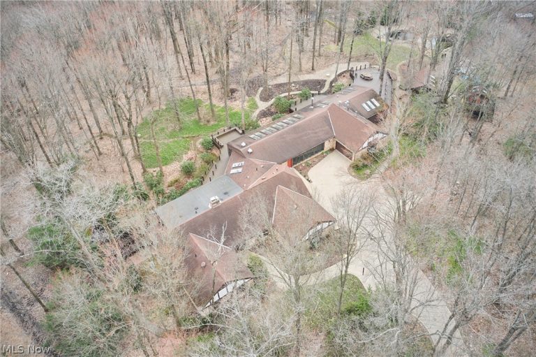 1000 Woodhaven Boulevard, Akron, OH - Photo 2