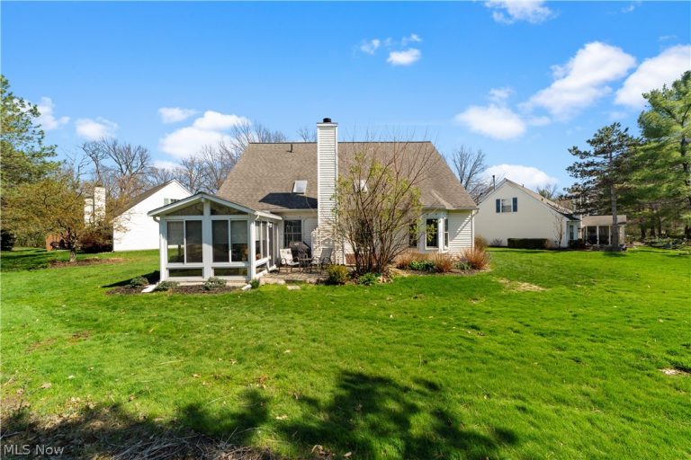 5800 Ridgeview Lane, Willoughby, OH - Photo 4