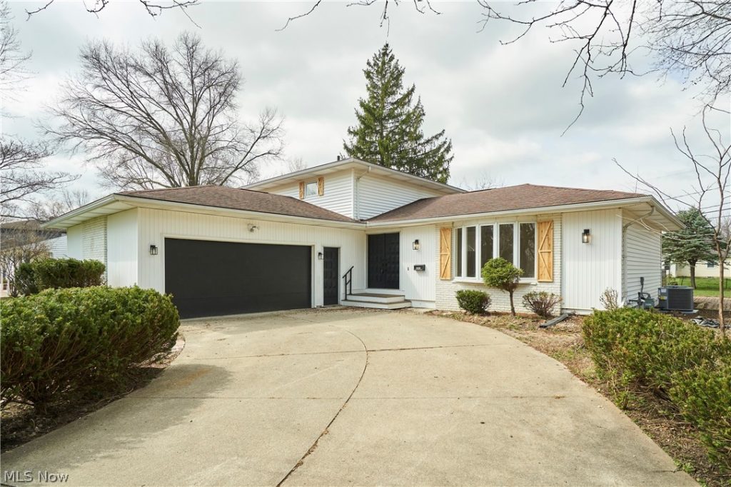 292 Wren Way, Medina, OH