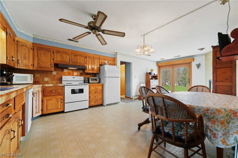 14560 Cenfield Street, Alliance, OH - Photo 8