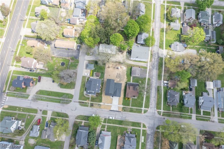 227 Madison Street, Ravenna, OH - Photo 2