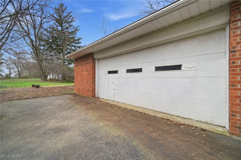 5918 Maplewood Road, Mayfield Heights, OH - Photo 5