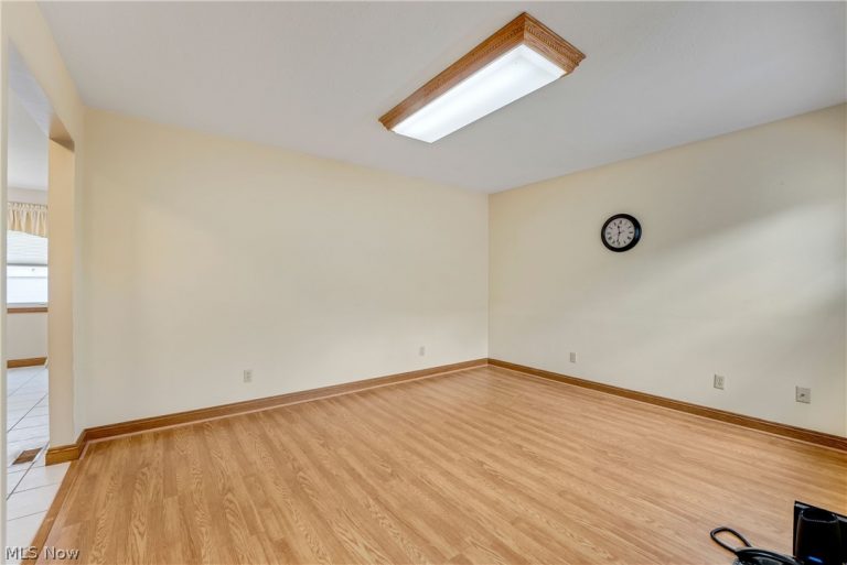 17500 Alexander Road, Walton Hills, OH - Photo 4