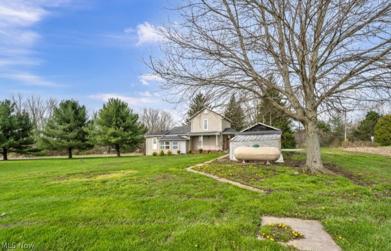 15593 Franchester Road, Burbank, OH - Photo 6