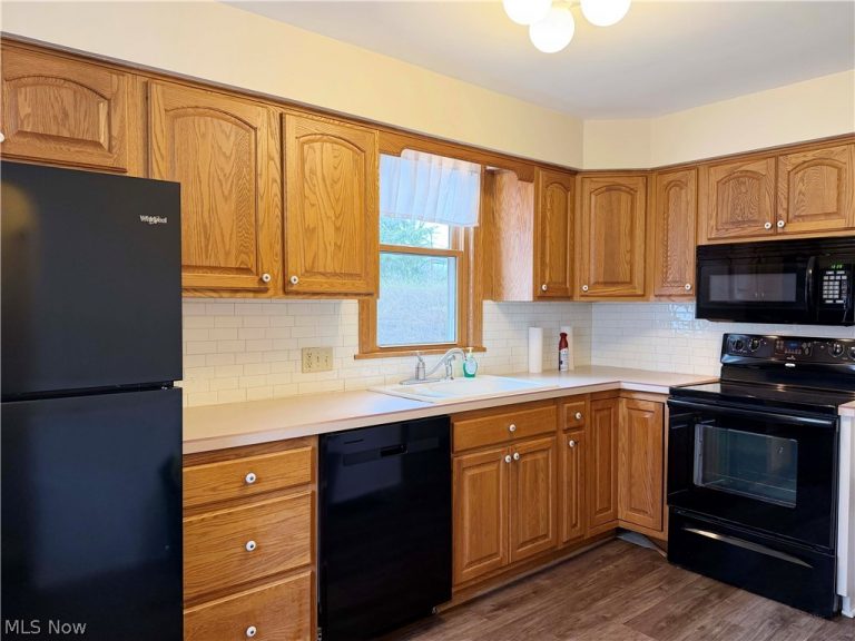 832 Valley Boulevard, North Canton, OH - Photo 6