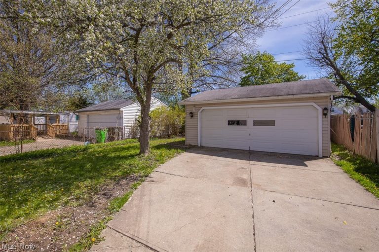 20770 Morris Avenue, Euclid, OH - Photo 5