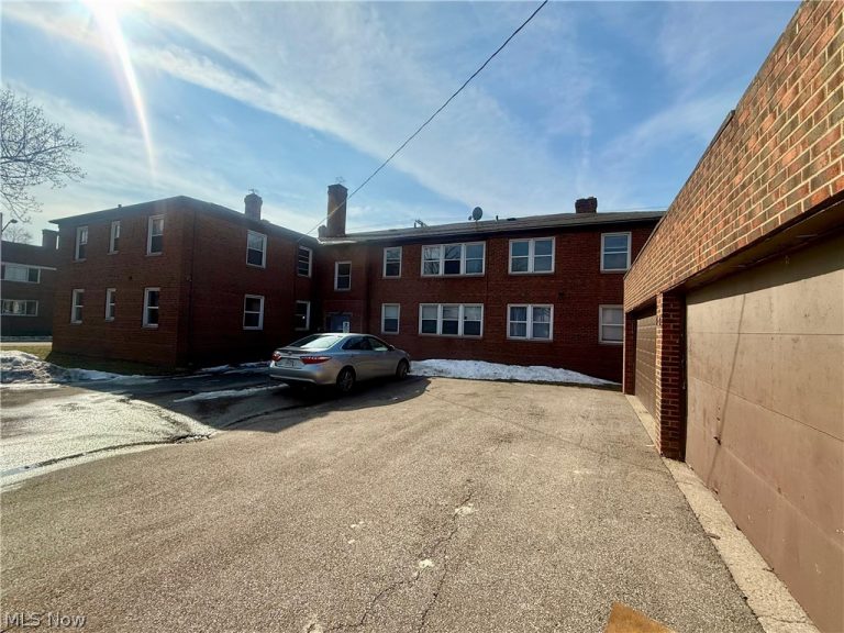 2027 Warrensville Center Road #6, South Euclid, OH - Photo 2