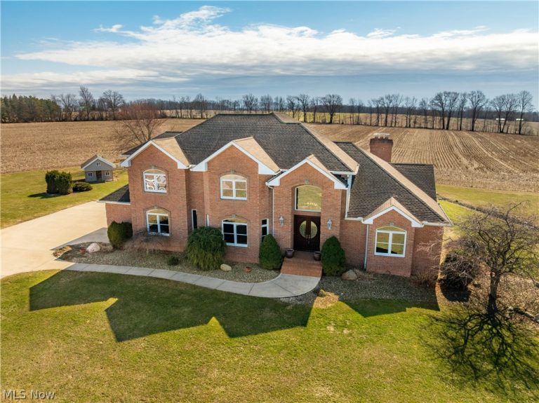 15644 Marshallville Street, Canal Fulton, OH - Photo 2