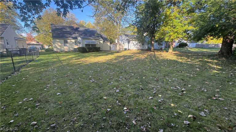 5202 Longton Road, Lyndhurst, OH - Photo 5