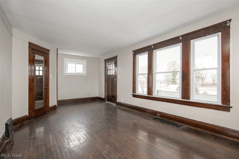 17421 Broadway Avenue, Maple Heights, OH - Photo 3