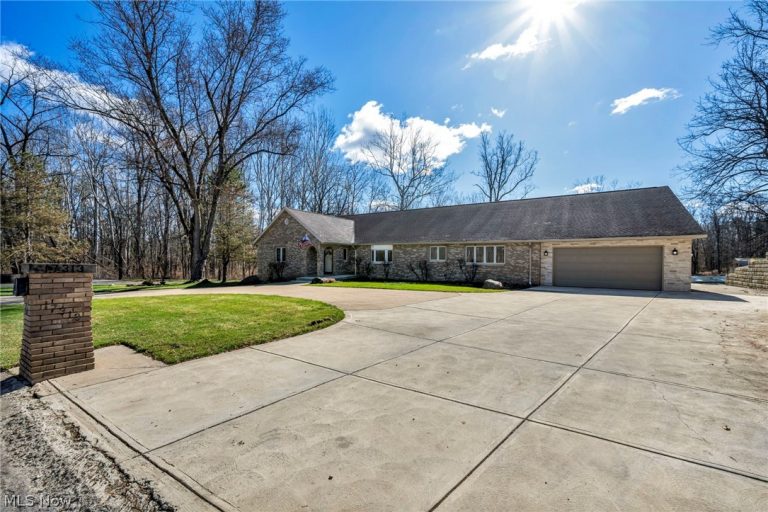 17313 Bennett Road, North Royalton, OH - Photo 3