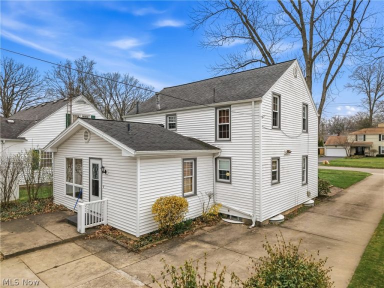 664 Perkinswood Boulevard, Warren, OH - Photo 8