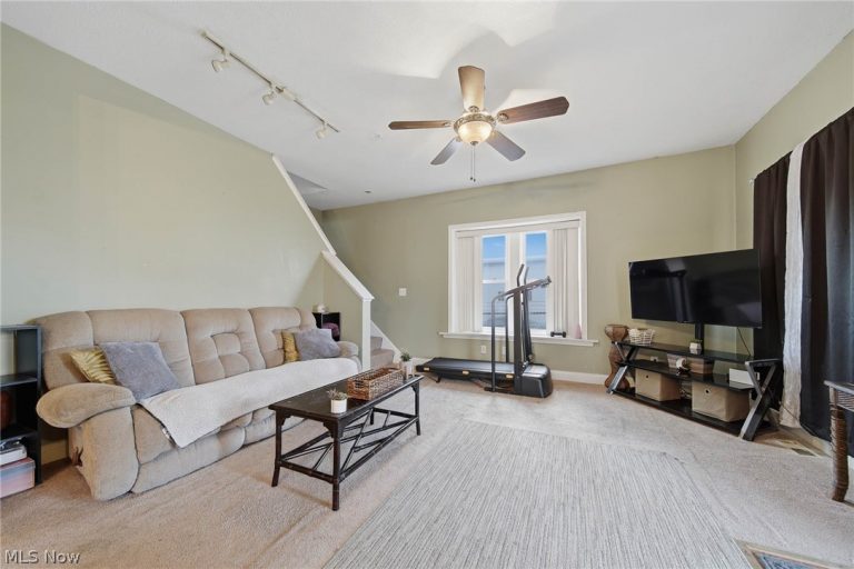 82 Dellenberger Avenue, Akron, OH - Photo 4