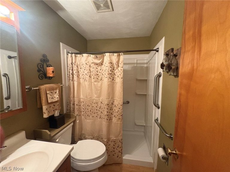 3700 Marshall Avenue, Lorain, OH - Photo 8