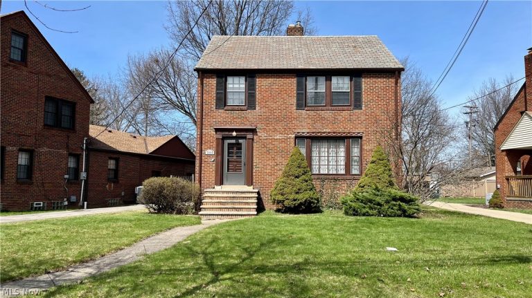 3965 Monticello Boulevard, Cleveland Heights, OH, 44121