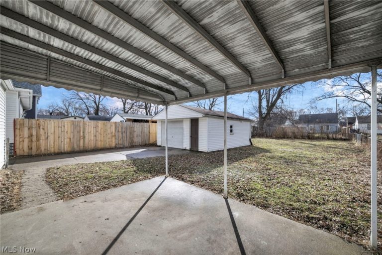 13539 Bennington Avenue, Cleveland, OH - Photo 6