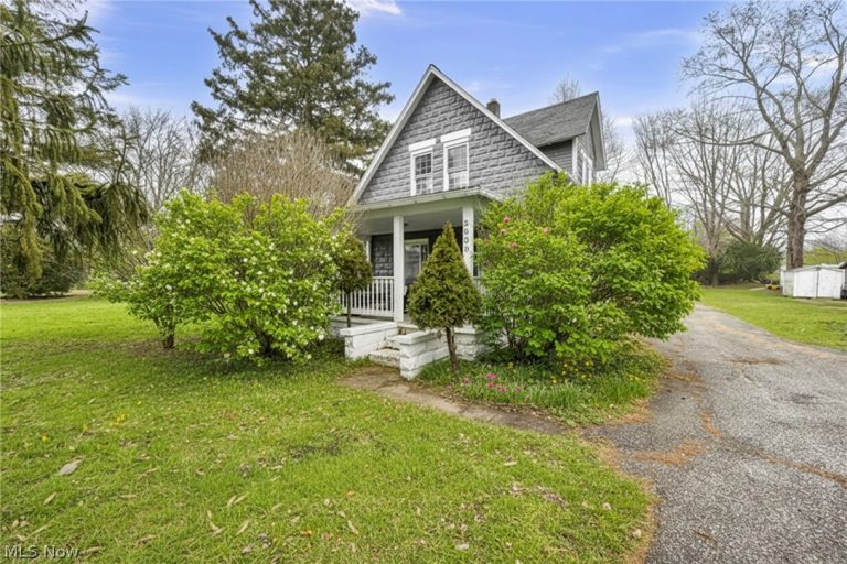 2833 Hubbard Road, Madison, OH - Photo 2