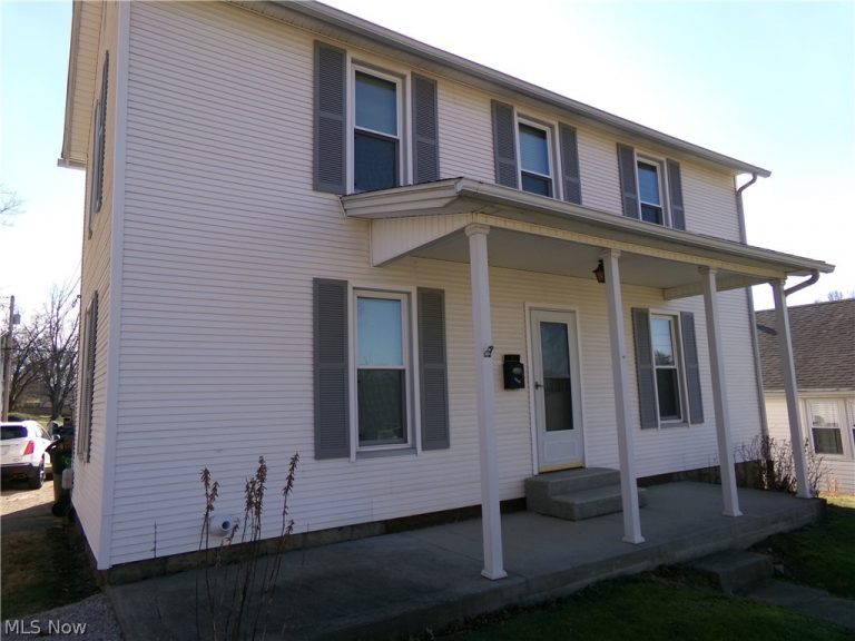 1215 Denman Avenue, Coshocton, OH, 43812