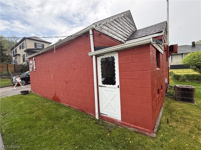 1300 A 7th Street, Martins Ferry, OH - Photo 8