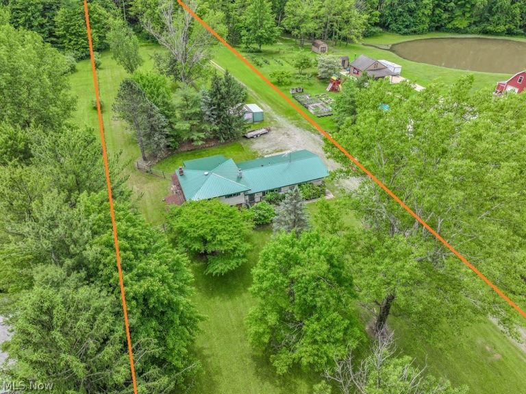14161 Radcliffe Road, Chardon, OH - Photo 2