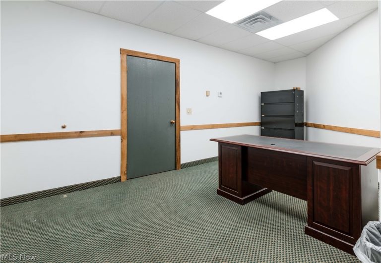 34100 Center Ridge Road, North Ridgeville, OH - Photo 4