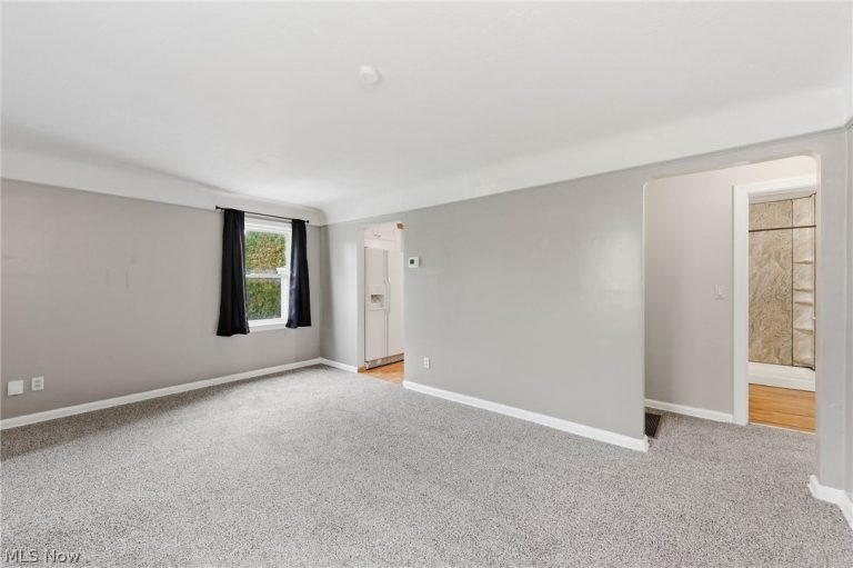 34857 Roberts Road, Eastlake, OH - Photo 6