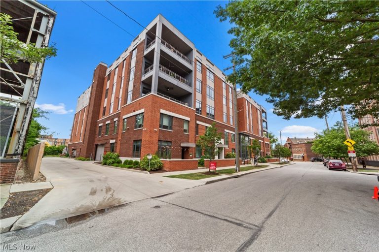 2044 Random Road #101, Cleveland, OH - Photo 2