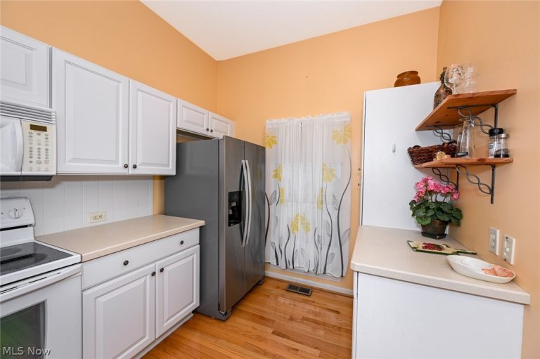 3156 Benwick Drive, Medina, OH - Photo 8