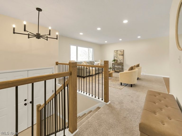 2977 Gale Road, Willoughby, OH - Photo 2