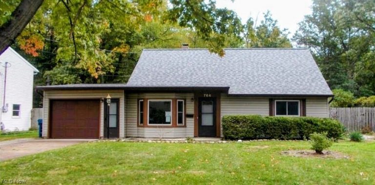 764 Irving Park Boulevard, Sheffield Lake, OH, 44054