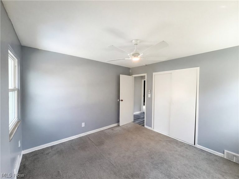 18715 Libby Road, Maple Heights, OH - Photo 4
