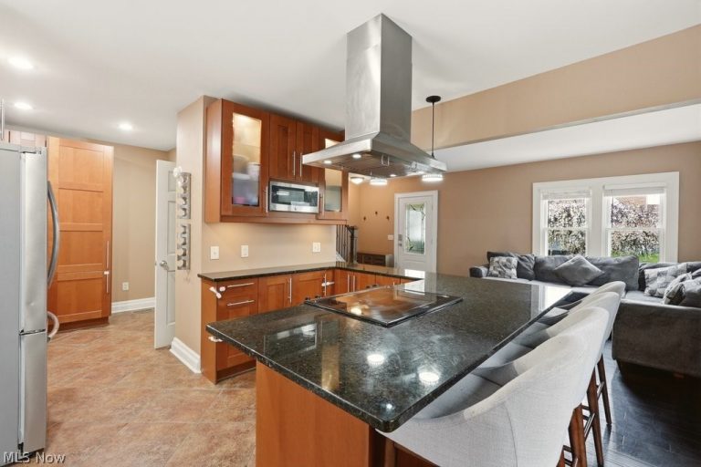 212 Marguerite Avenue, Cuyahoga Falls, OH - Photo 8