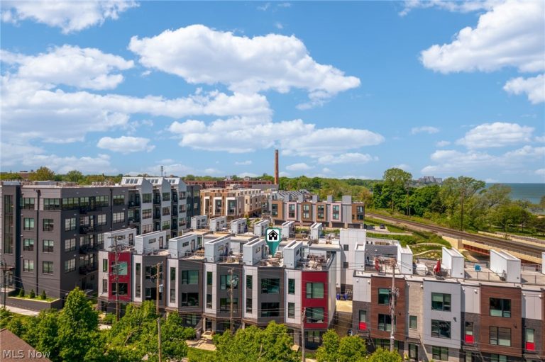 1240 70th Street, Cleveland, OH - Photo 4