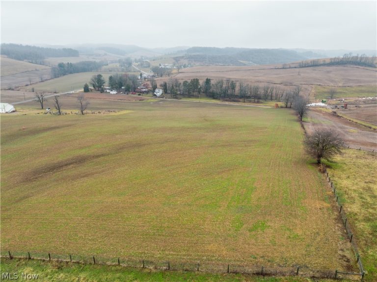 3967 Crooked Run Road, New Philadelphia, OH - Photo 3