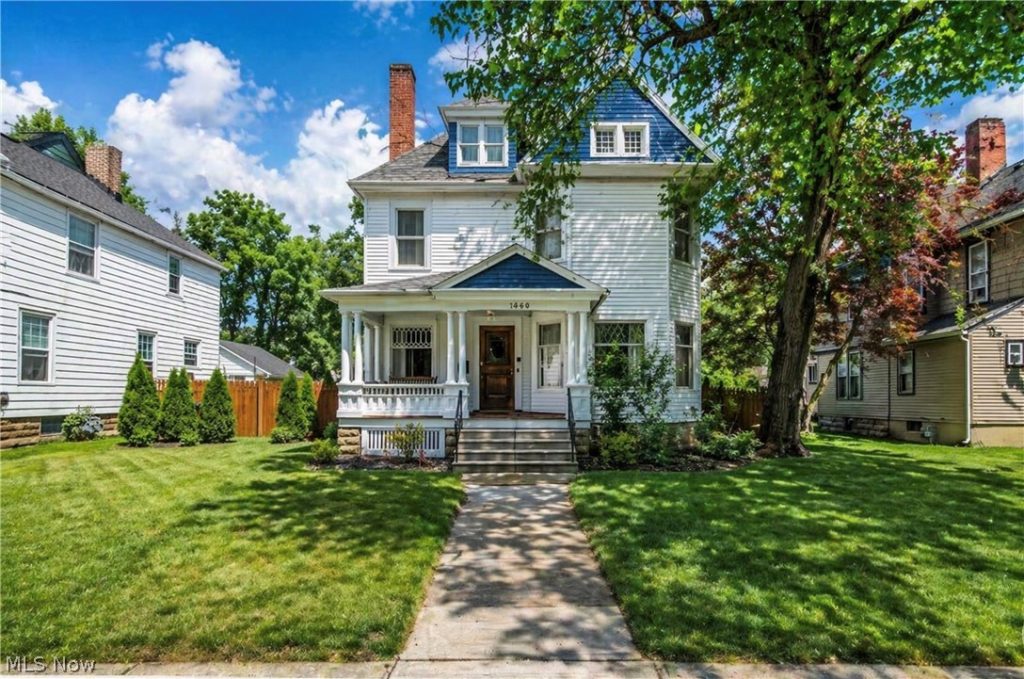 146 Harrison Street, Elyria, OH