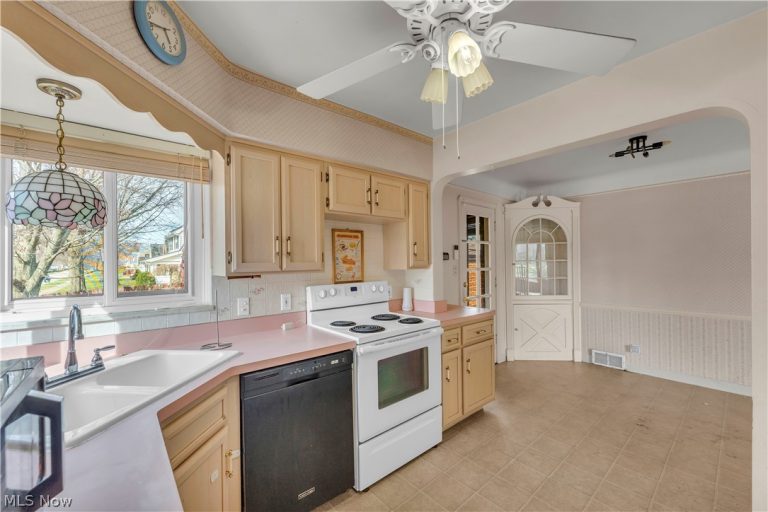 6494 Canterbury Road, Parma, OH - Photo 6